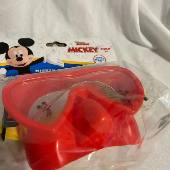 Mickey Mouse swim mask - Picture 4 of 5